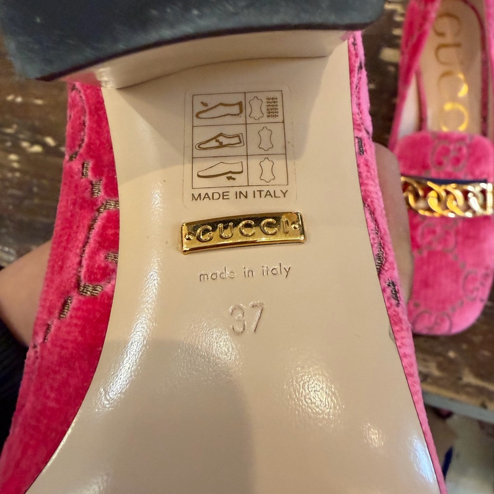 Gucci Pink Velvet GG Monogram Mid-Heel Loafers | Chain & Web | Size 37 (US 7) - Picture 4 of 5